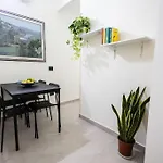 Iflat Stella's 아파트 *